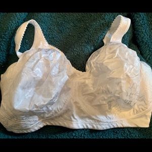 NWT Playtex wire fee 18 hour bra in white- 44DDD